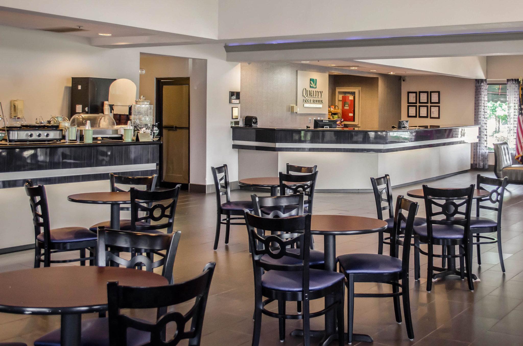 Quality Inn & Suites At Airport Blvd I-65 Mobile Exteriör bild