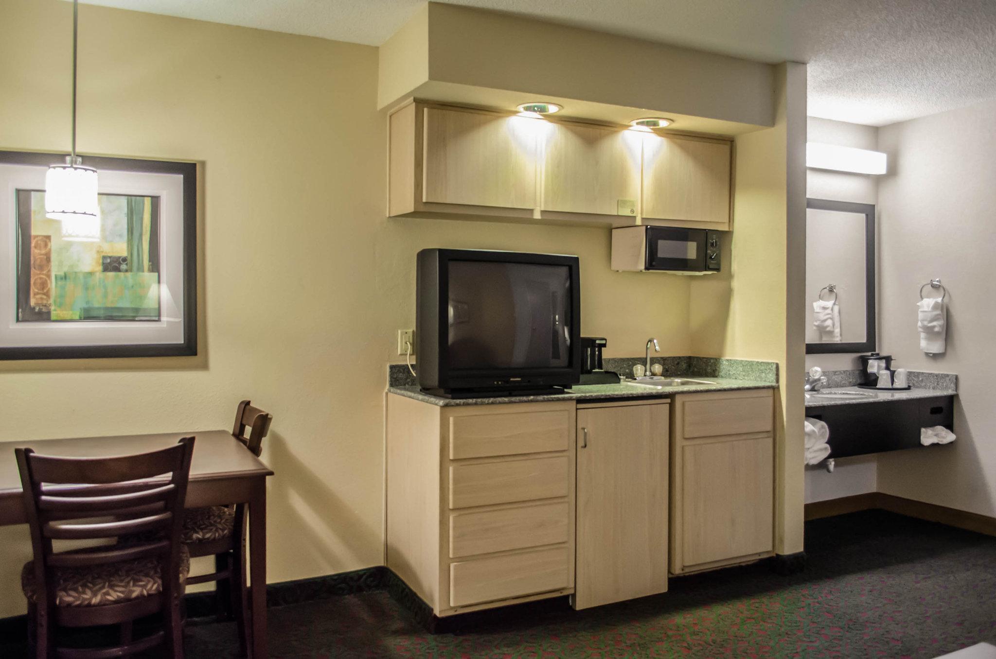 Quality Inn & Suites At Airport Blvd I-65 Mobile Exteriör bild