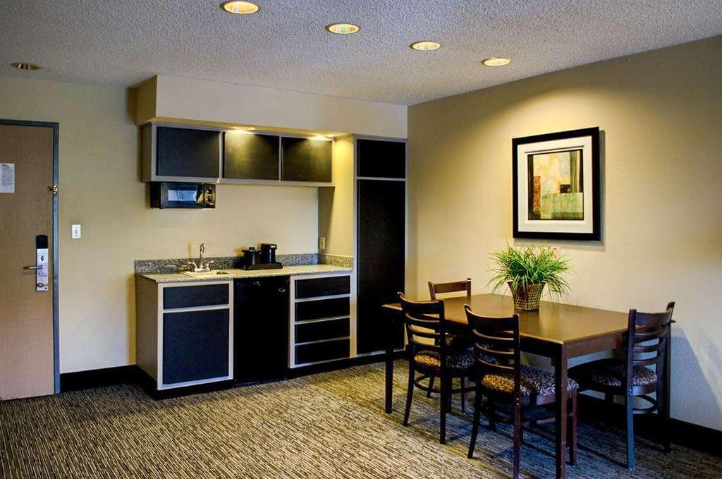 Quality Inn & Suites At Airport Blvd I-65 Mobile Rum bild