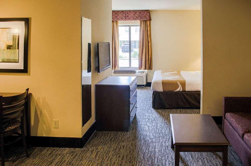 Quality Inn & Suites At Airport Blvd I-65 Mobile Rum bild