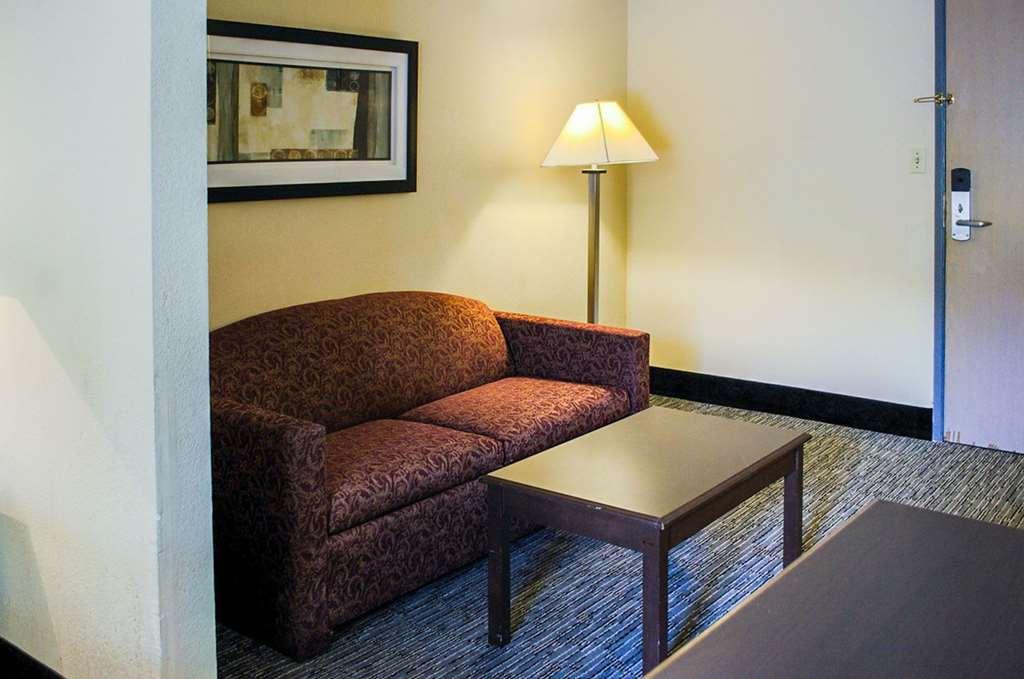 Quality Inn & Suites At Airport Blvd I-65 Mobile Rum bild