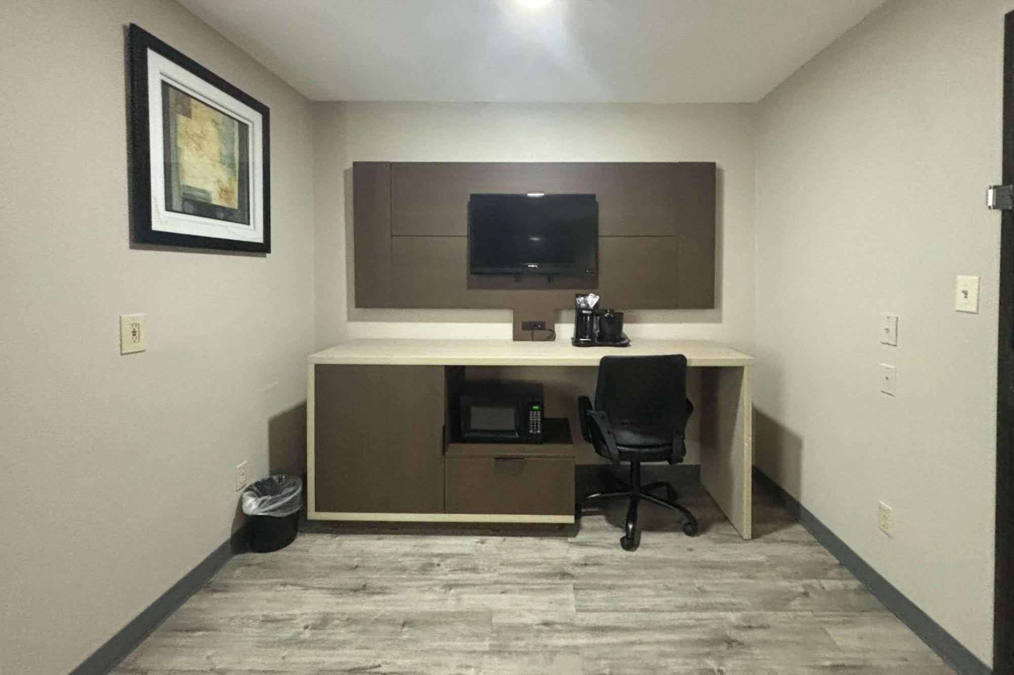Quality Inn & Suites At Airport Blvd I-65 Mobile Exteriör bild