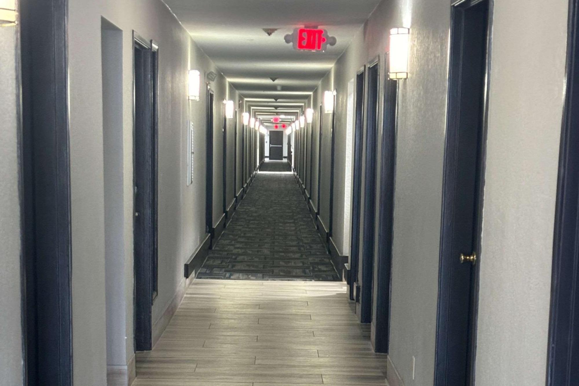 Quality Inn & Suites At Airport Blvd I-65 Mobile Exteriör bild