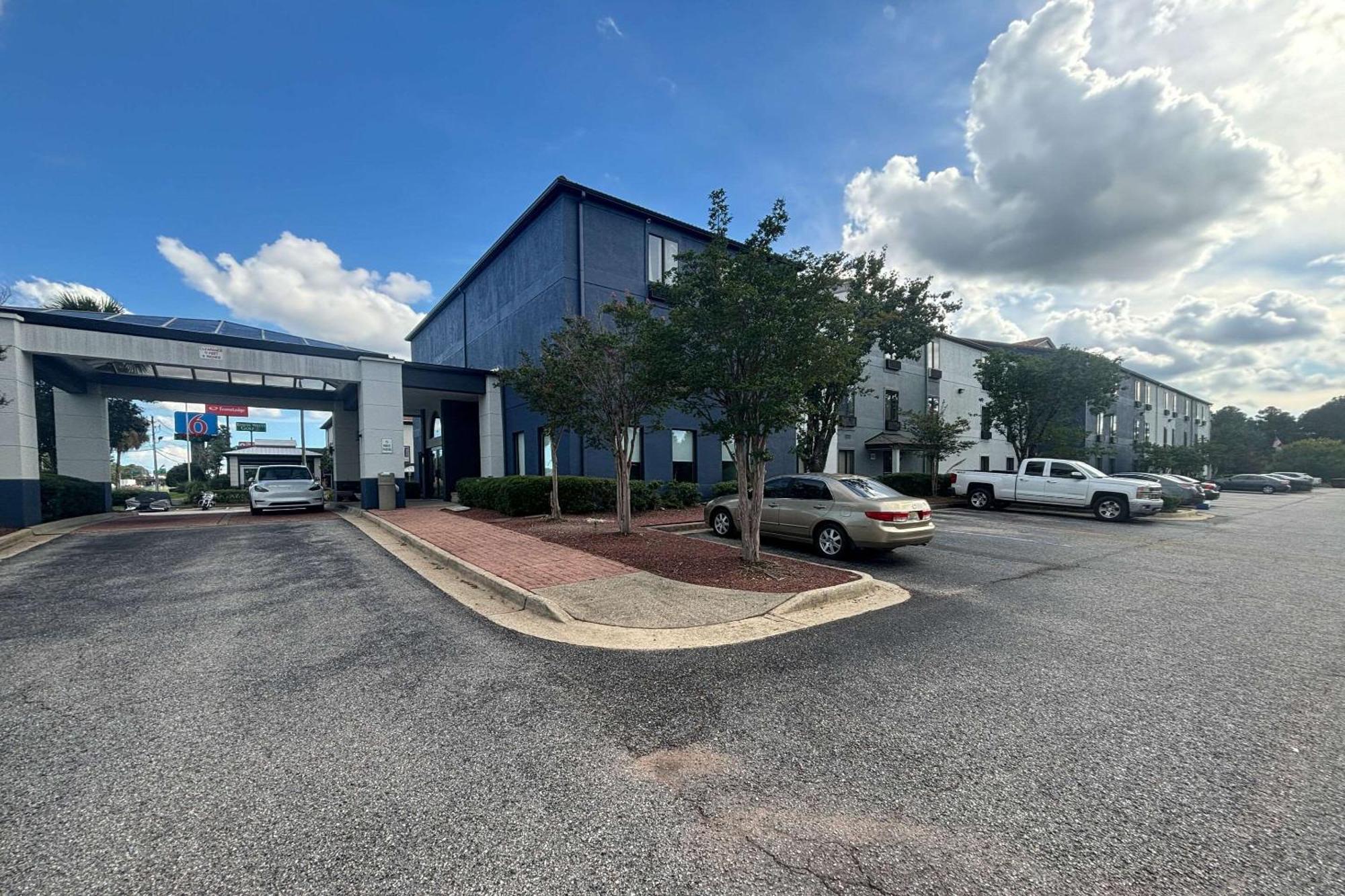 Quality Inn & Suites At Airport Blvd I-65 Mobile Exteriör bild